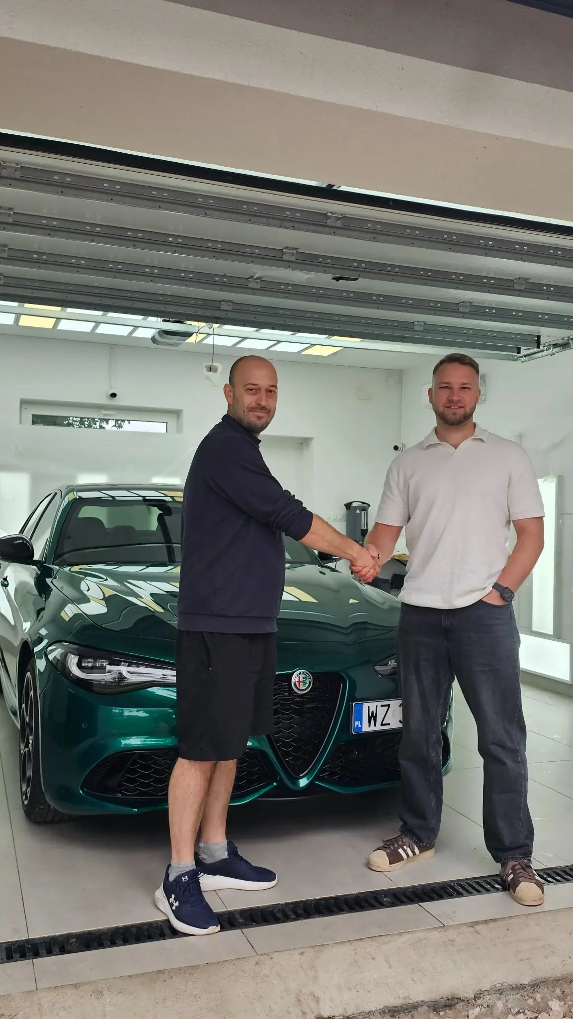 Klient Premium Protekt przy Alfa Romeo Giulia po zabezpieczeniu PPF