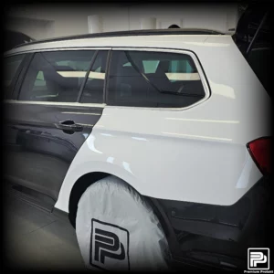 VW Passat [Zmiana Koloru] White Gloss